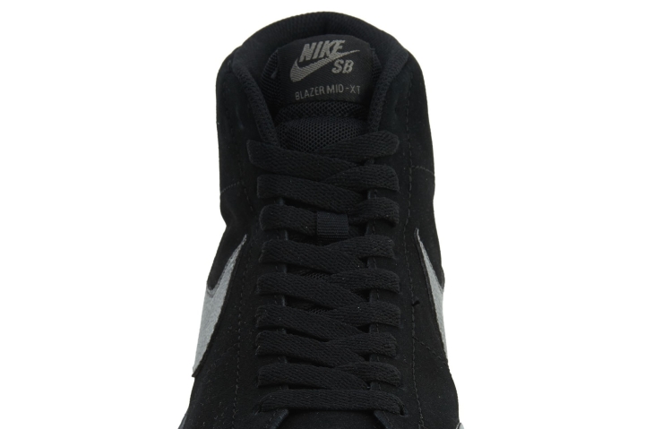 Nike SB Blazer Mid XT lacing